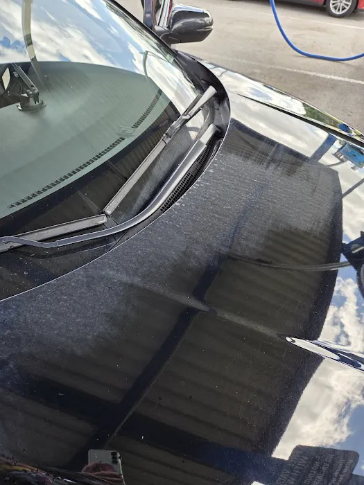 Fast Freddy’s Car Wash Picture 6