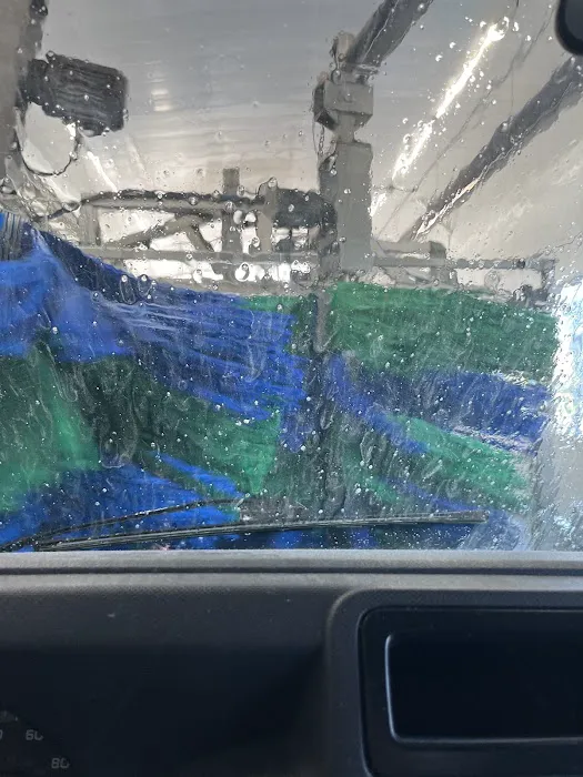 Fast Freddy’s Car Wash Picture 9