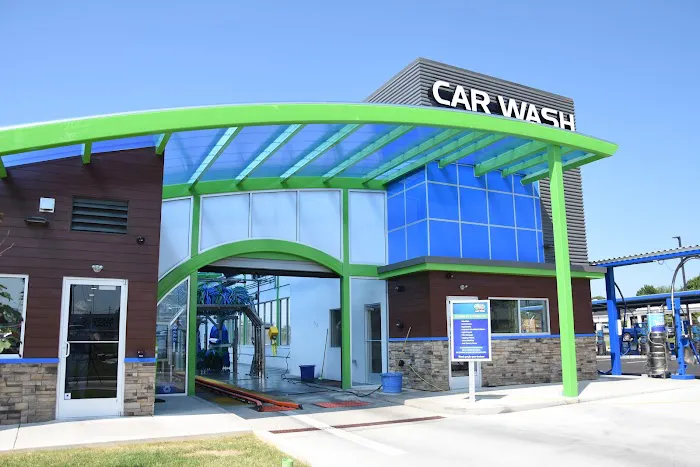 Fast Freddy’s Car Wash Picture 8