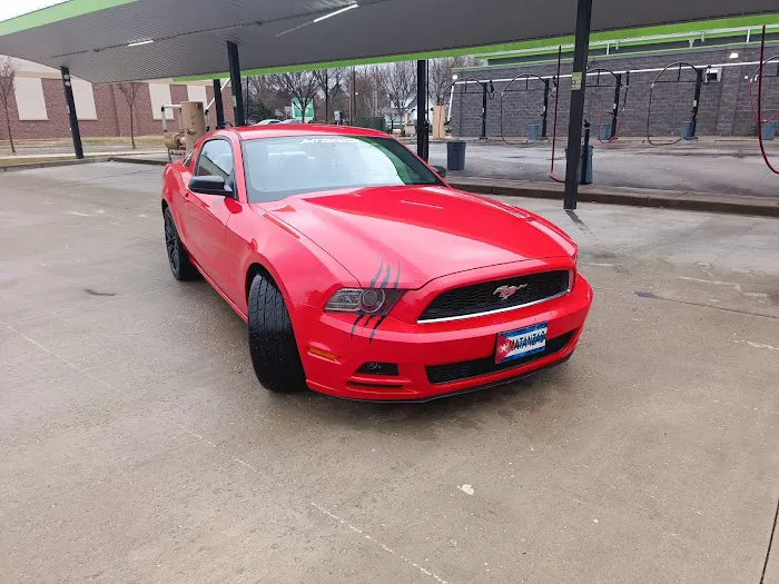 Zips Car Wash Picture 4