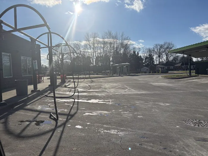 Zips Car Wash Picture 9