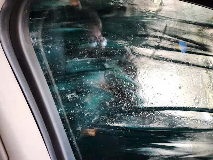 Wash N Shine Car Wash Picture 1