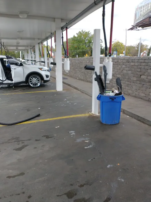 Zips Car Wash Picture 4