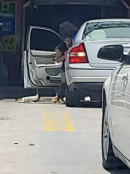 Zips Car Wash Picture 7