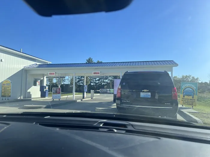 Whistle Express Car Wash Picture 2