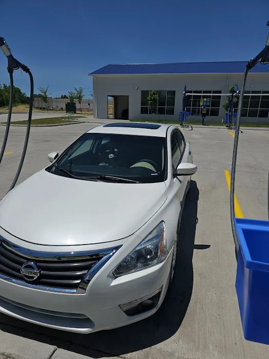 Whistle Express Car Wash Picture 1