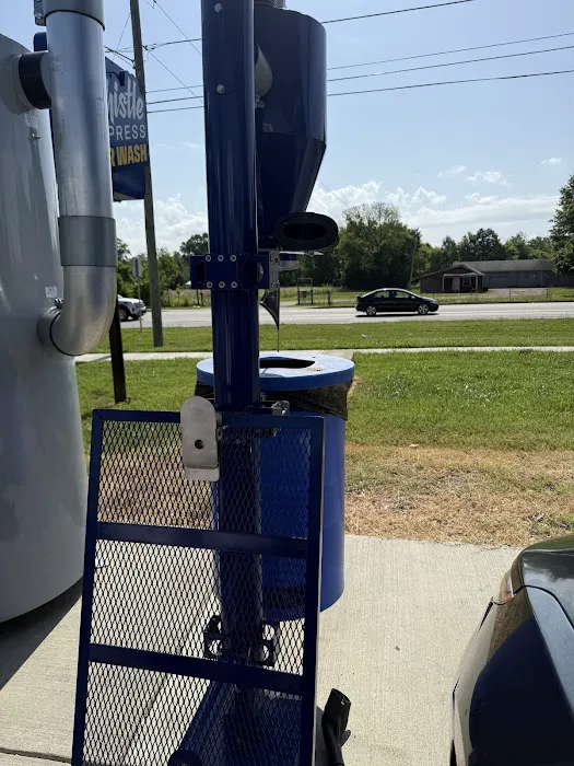 Whistle Express Car Wash Picture 6