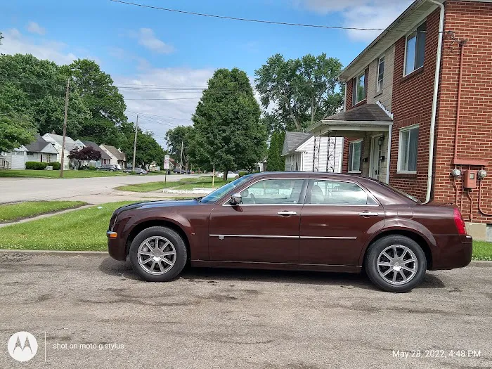 Clay's Car Wash Picture 2