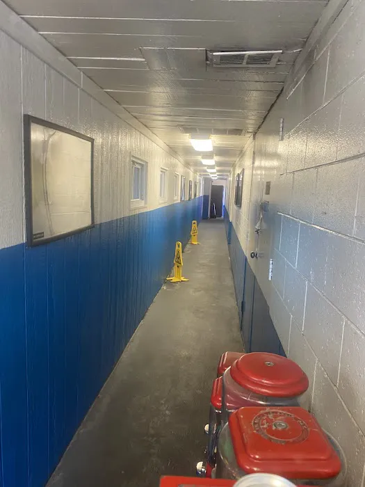 Earley Bird Car Wash Picture 1