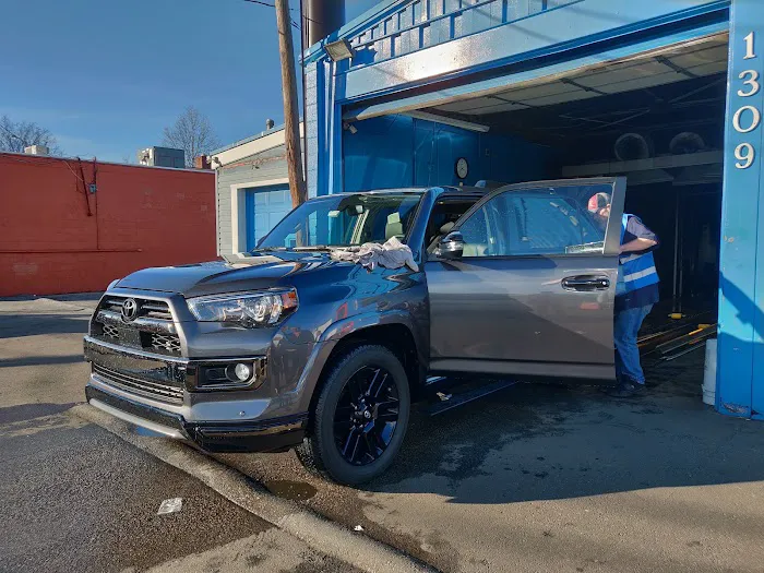 Earley Bird Car Wash Picture 4