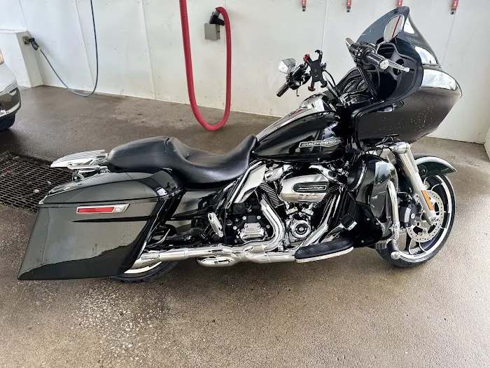 Fountains Auto Wash Picture 7