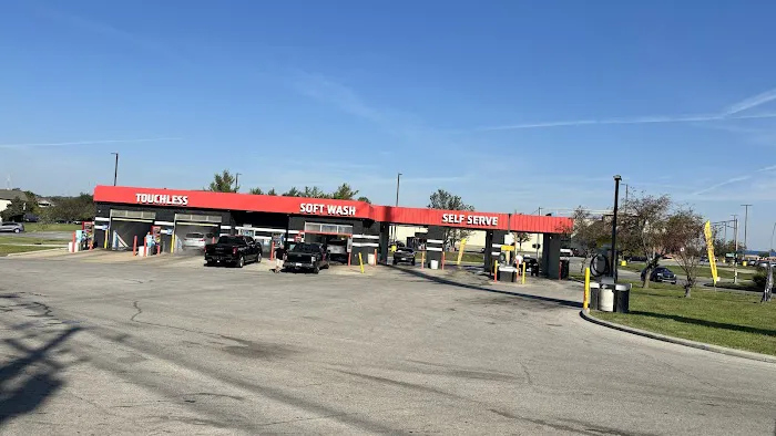 Fountains Auto Wash Picture 3