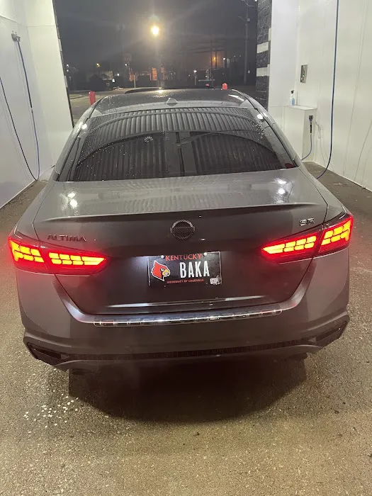 Fountains Auto Wash Picture 9