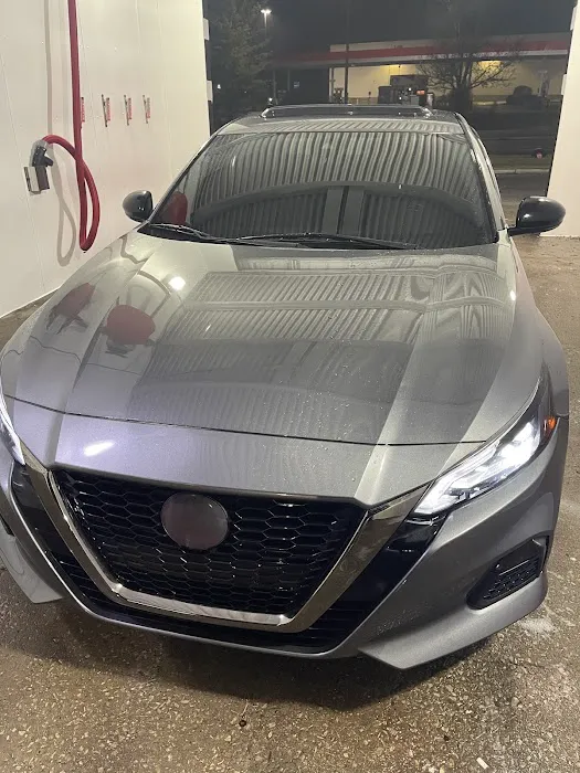 Fountains Auto Wash Picture 4