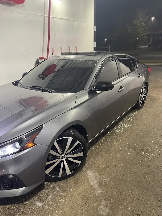 Fountains Auto Wash Picture 8