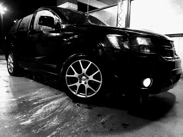 Spray N' Shine Car Wash Picture 2