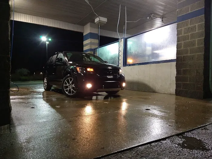 Spray N' Shine Car Wash Picture 4