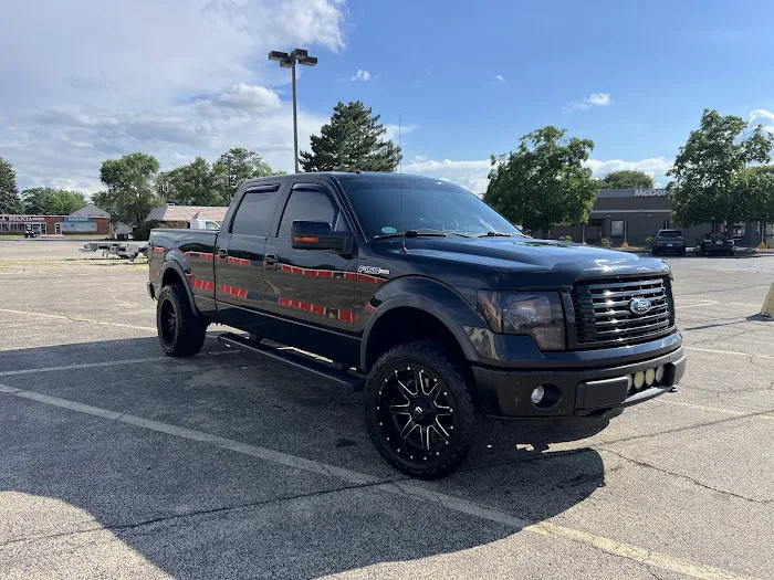 Primos Hand Car wash & Detail Center Picture 6