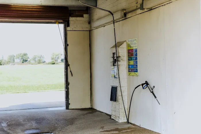 Uptown Wash Picture 2