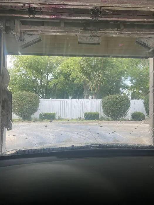 Sparkling Clean Car Wash Picture 2