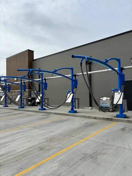 Beck's Car Wash Picture 6