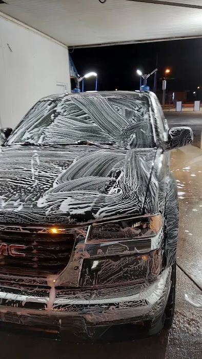 Washington Avenue Car Wash Picture 3