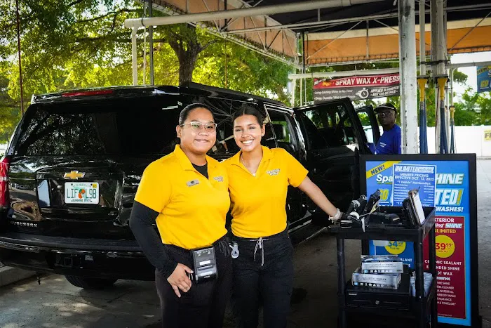 Sparkling Image Car Wash Picture 5