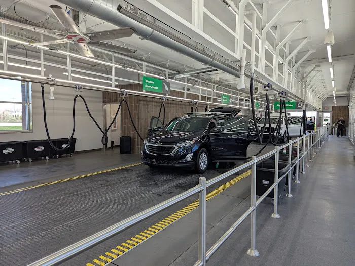 Crew Carwash Picture 8