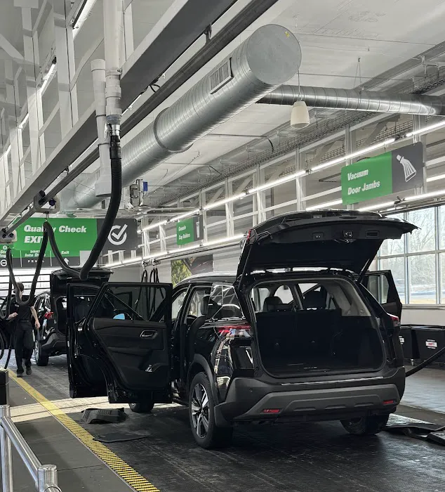 Crew Carwash Picture 7