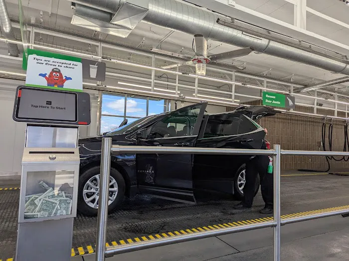 Crew Carwash Picture 6