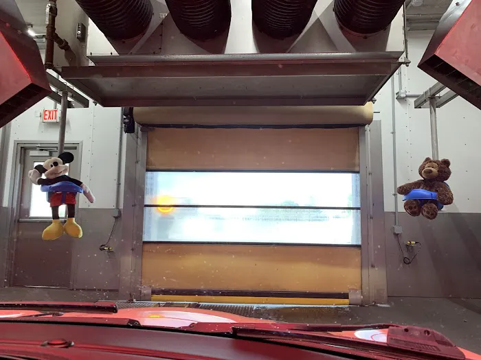 Crew Carwash Picture 6