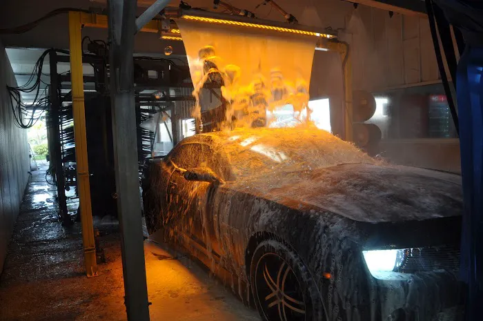 Sparkling Image Car Wash Picture 3