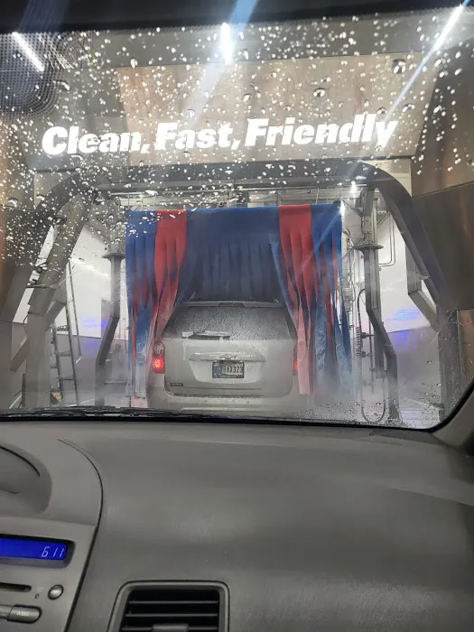 Crew Carwash Picture 5