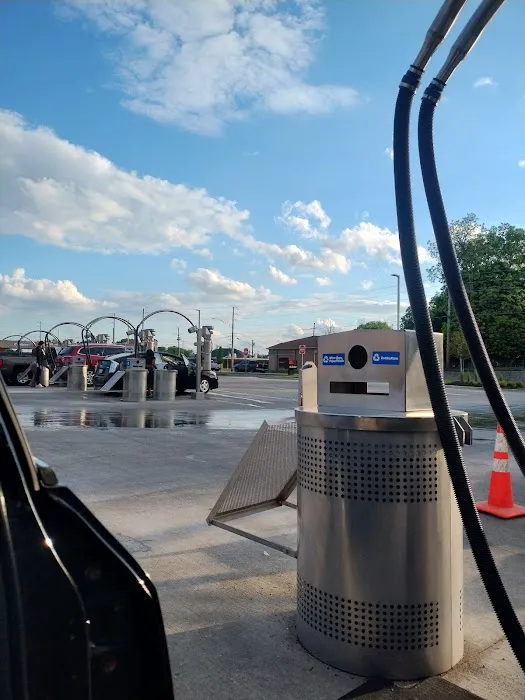 Crew Carwash Picture 10