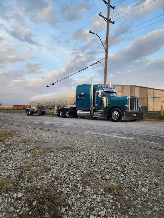 Truck Wash at Love's Travel Stops Picture 1