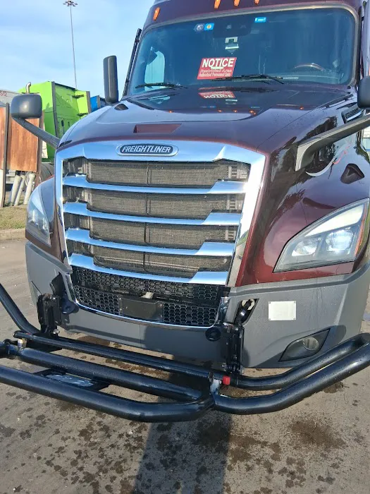 Truck Wash at Love's Travel Stops Picture 6
