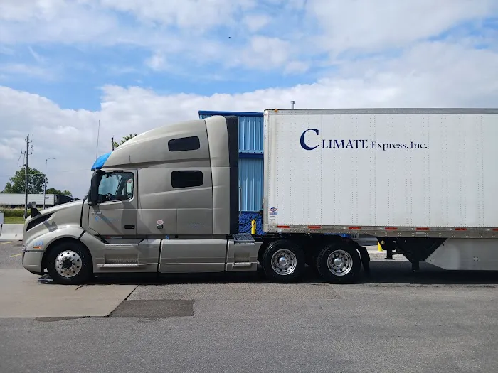 Truck Wash at Love's Travel Stops Picture 5