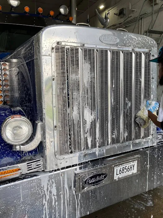 Crossroads Truck Wash Picture 10