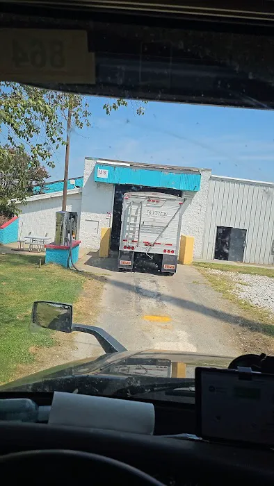 Crossroads Truck Wash Picture 7
