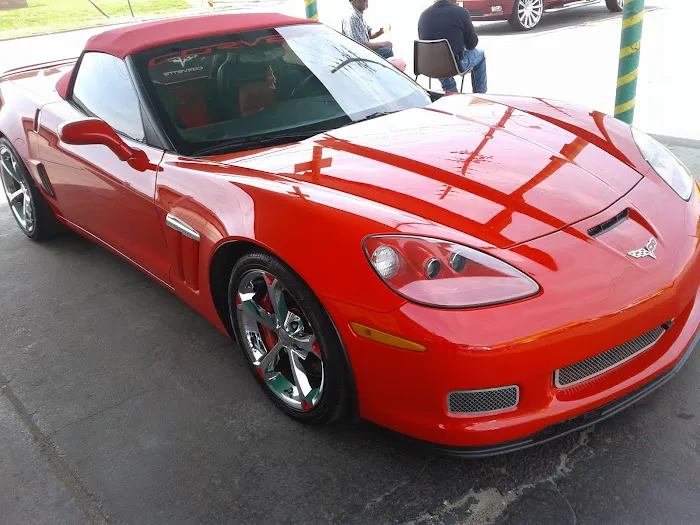 D's Car Wash Picture 1