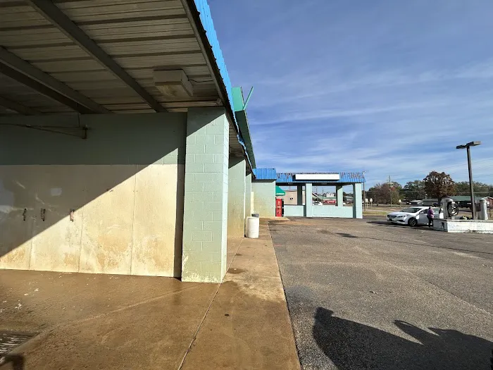 Mr. Bubbles Car Wash Picture 1