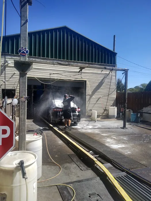Columbia Car Wash Picture 3