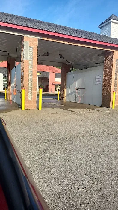 Big Kahuna Car Wash - Columbia Picture 5