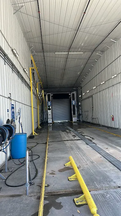 Truck Wash at Love's Travel Stops Picture 2