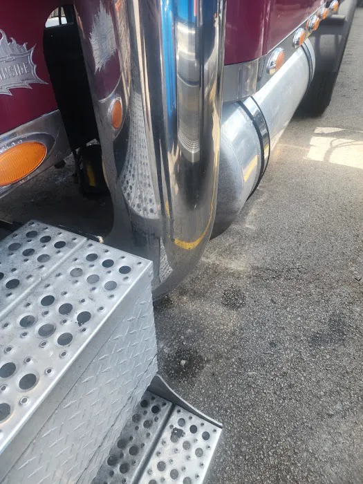 Truck Wash at Love's Travel Stops Picture 3