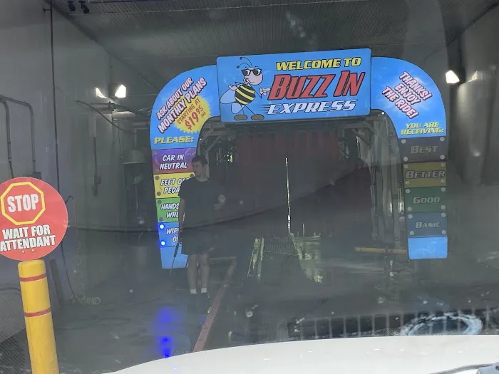 Buzz In Express Car Wash Picture 2