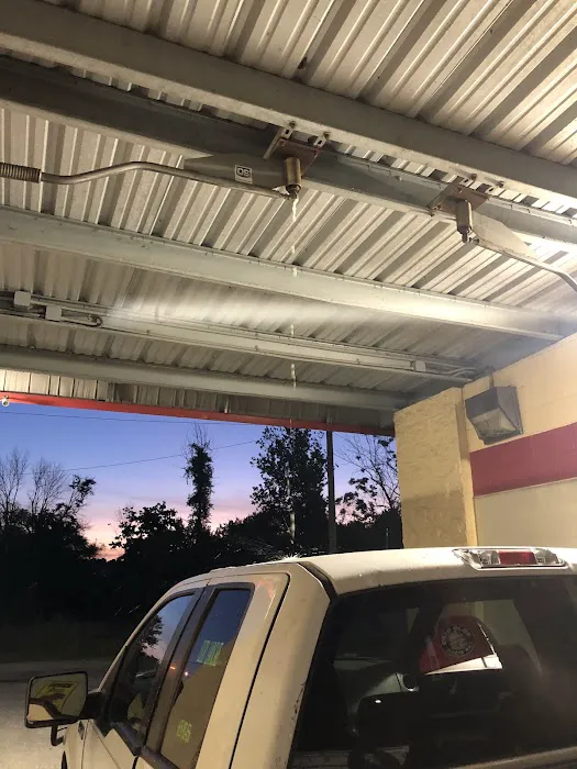 Rojo Red’s Car Wash Picture 1