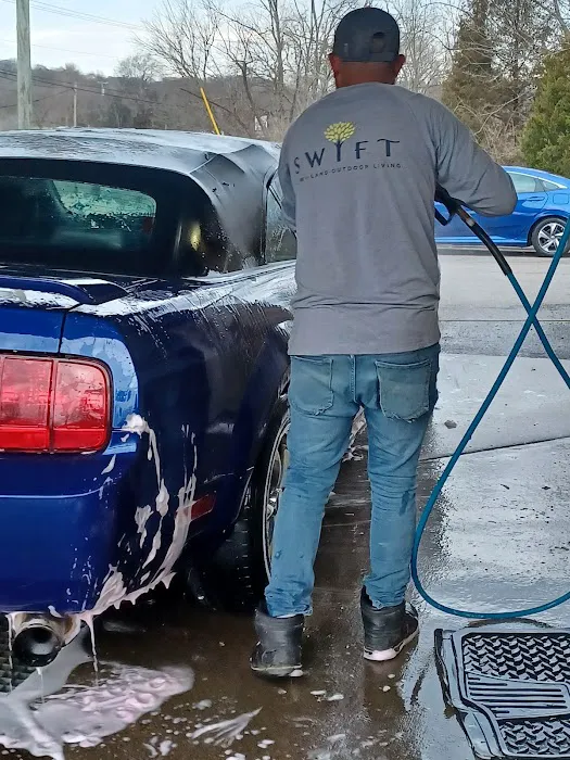 Rojo Red’s Car Wash Picture 2