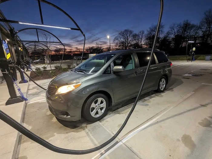 Whistle Express Car Wash Picture 8