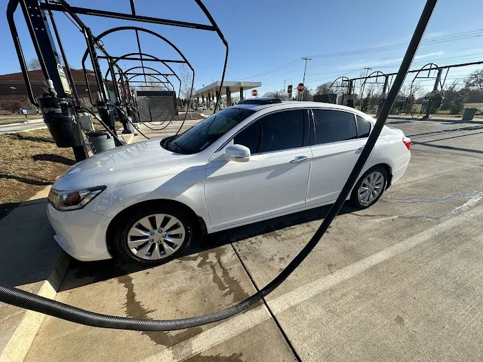 Whistle Express Car Wash Picture 5